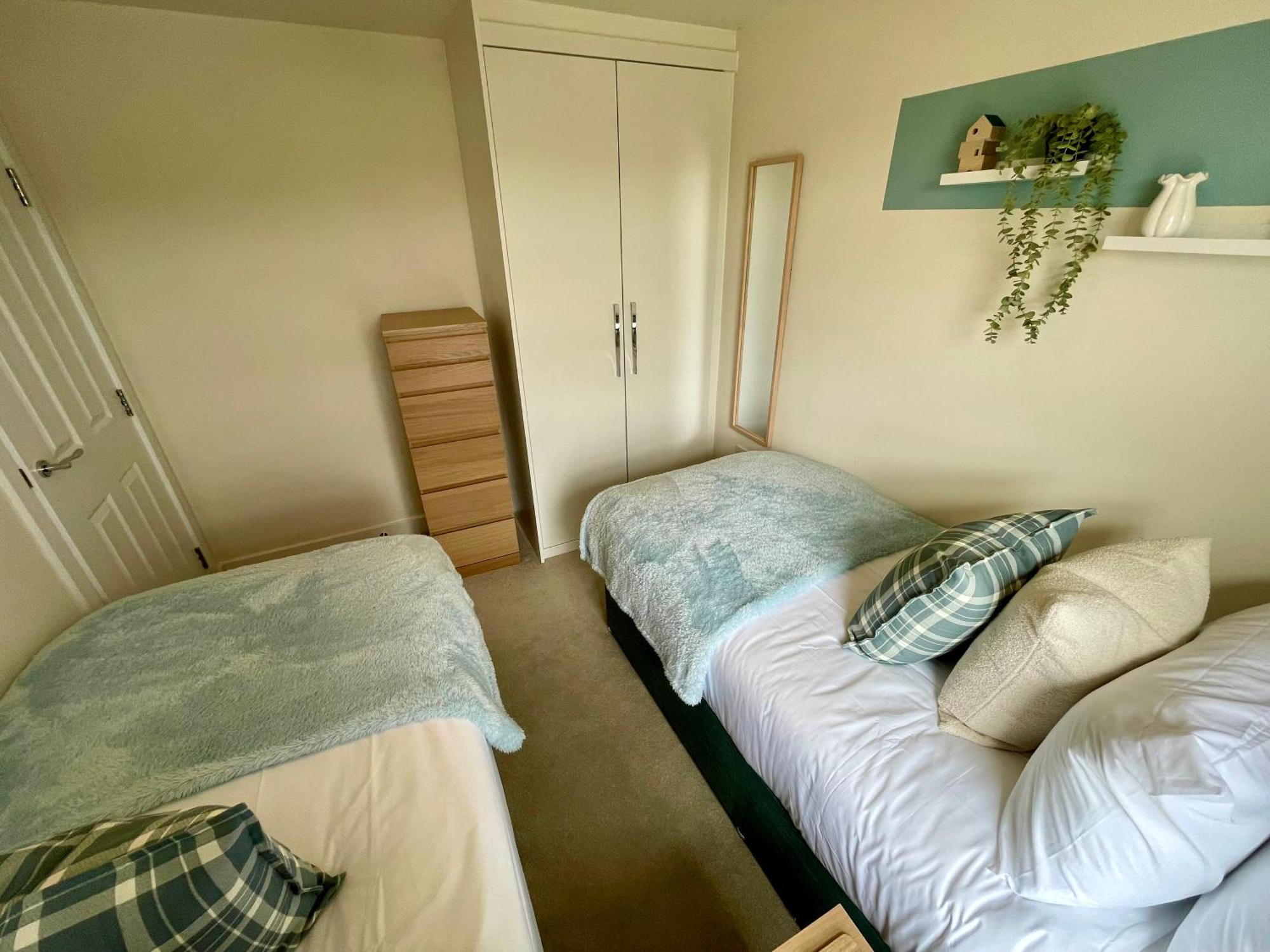 3-Bedroom Luxury Stay With Free Parking Маркет Харбъро Екстериор снимка