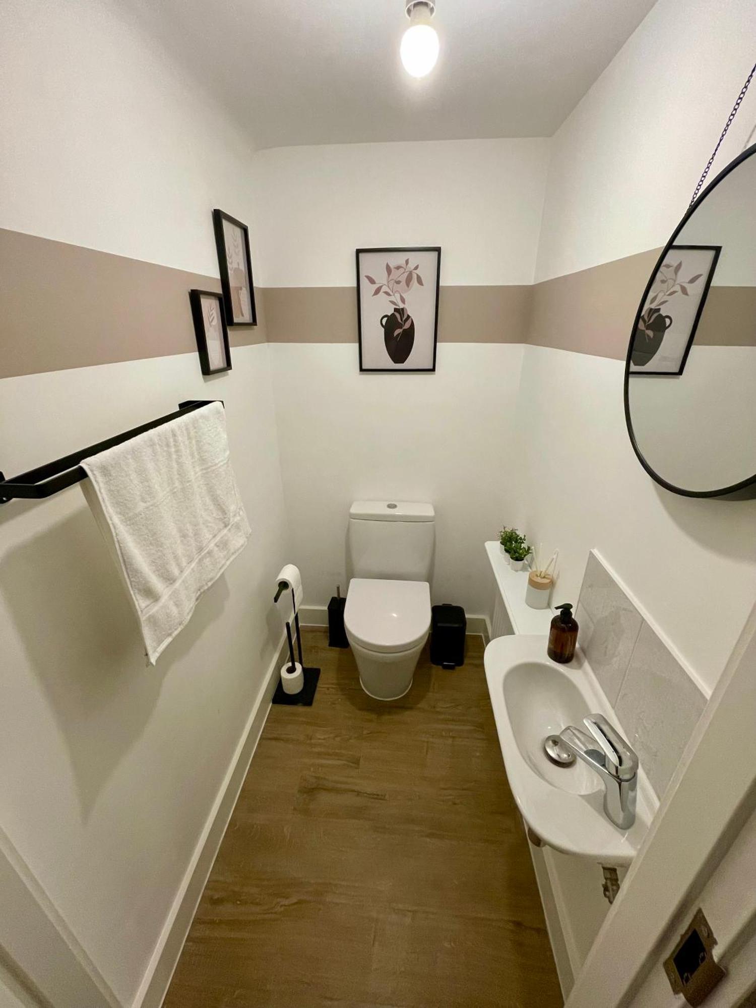 3-Bedroom Luxury Stay With Free Parking Маркет Харбъро Екстериор снимка