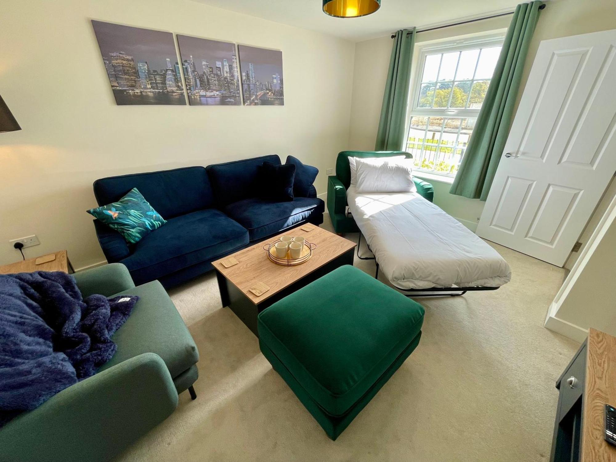 3-Bedroom Luxury Stay With Free Parking Маркет Харбъро Екстериор снимка