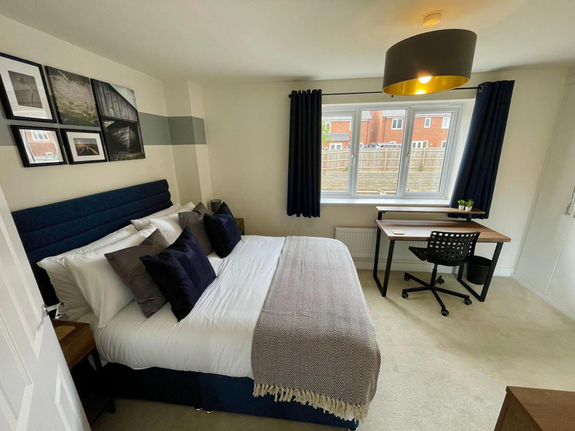 3-Bedroom Luxury Stay With Free Parking Маркет Харбъро Екстериор снимка