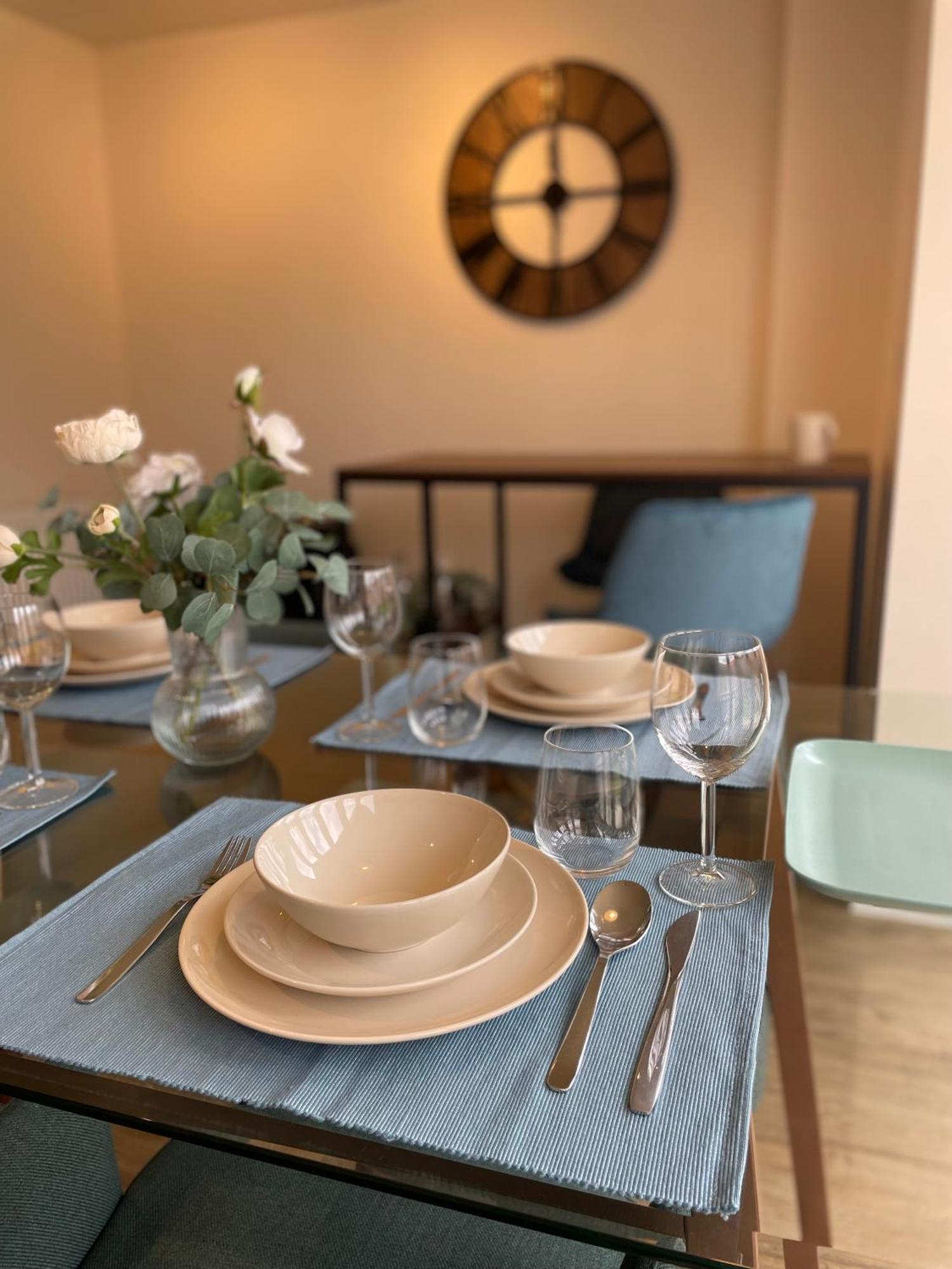 3-Bedroom Luxury Stay With Free Parking Маркет Харбъро Екстериор снимка